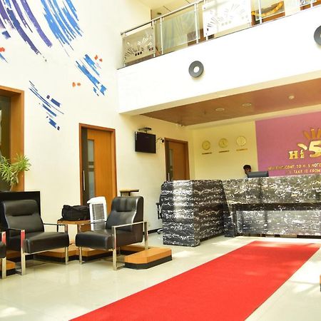 Hi 5 Hotel & Experience Nashik Eksteriør billede