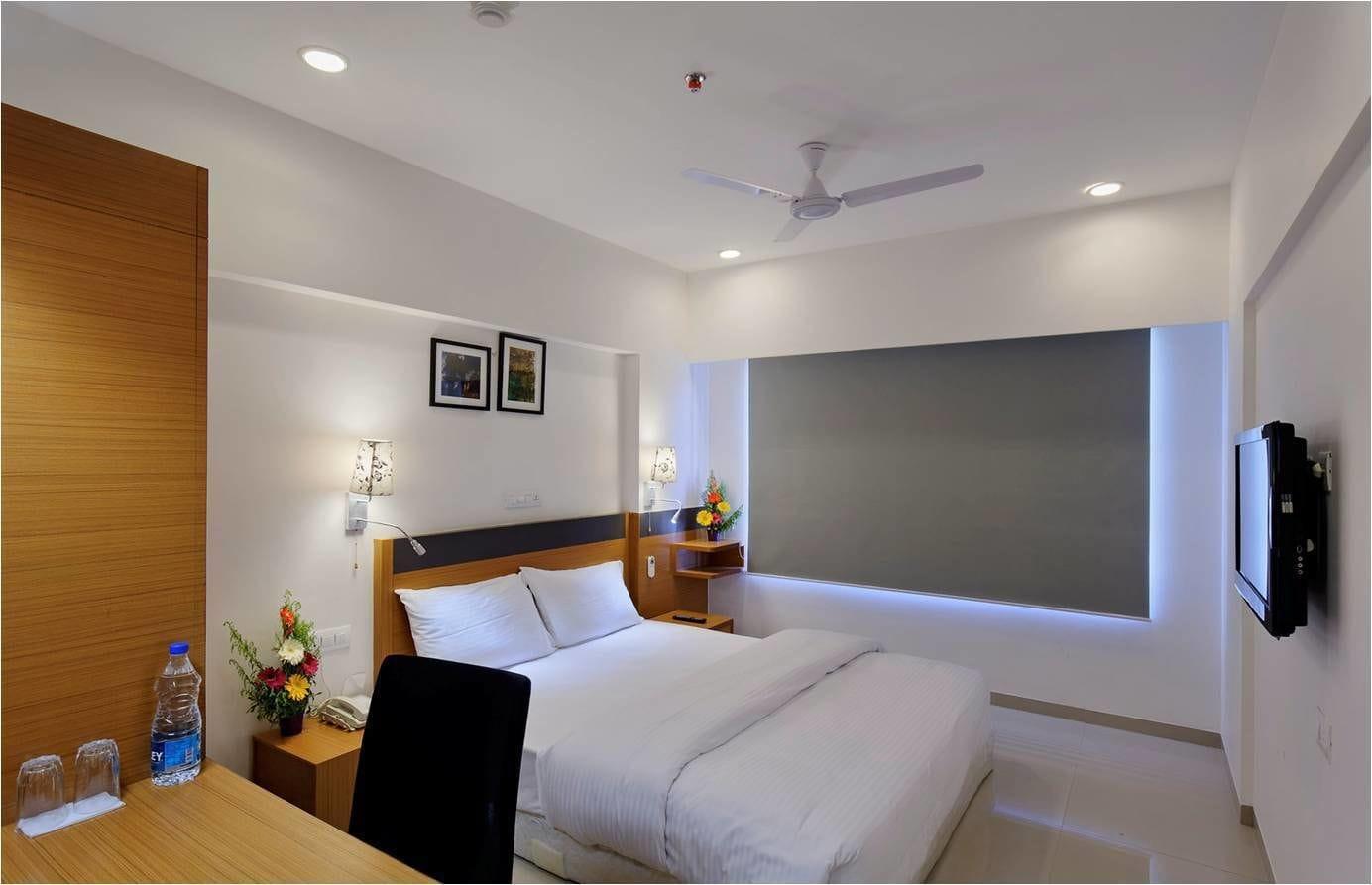 Hi 5 Hotel & Experience Nashik Eksteriør billede