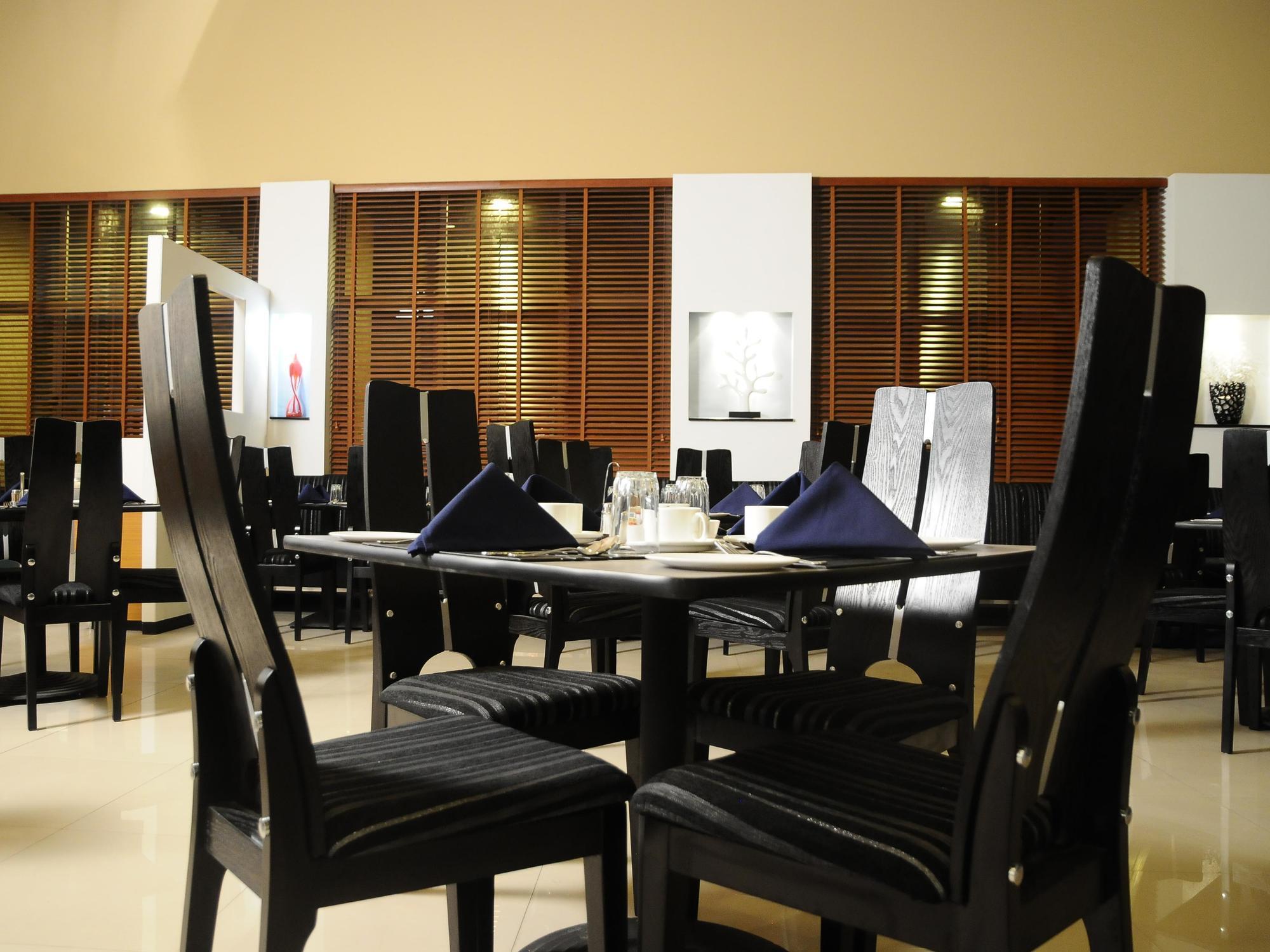 Hi 5 Hotel & Experience Nashik Eksteriør billede