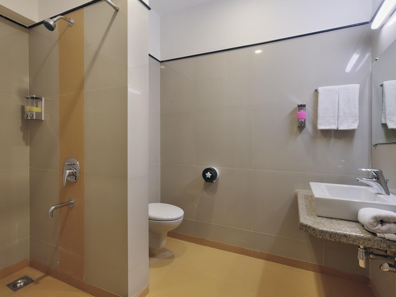 Hi 5 Hotel & Experience Nashik Eksteriør billede