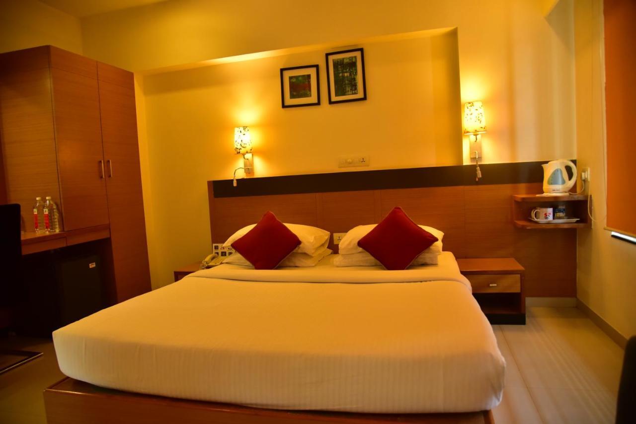 Hi 5 Hotel & Experience Nashik Eksteriør billede